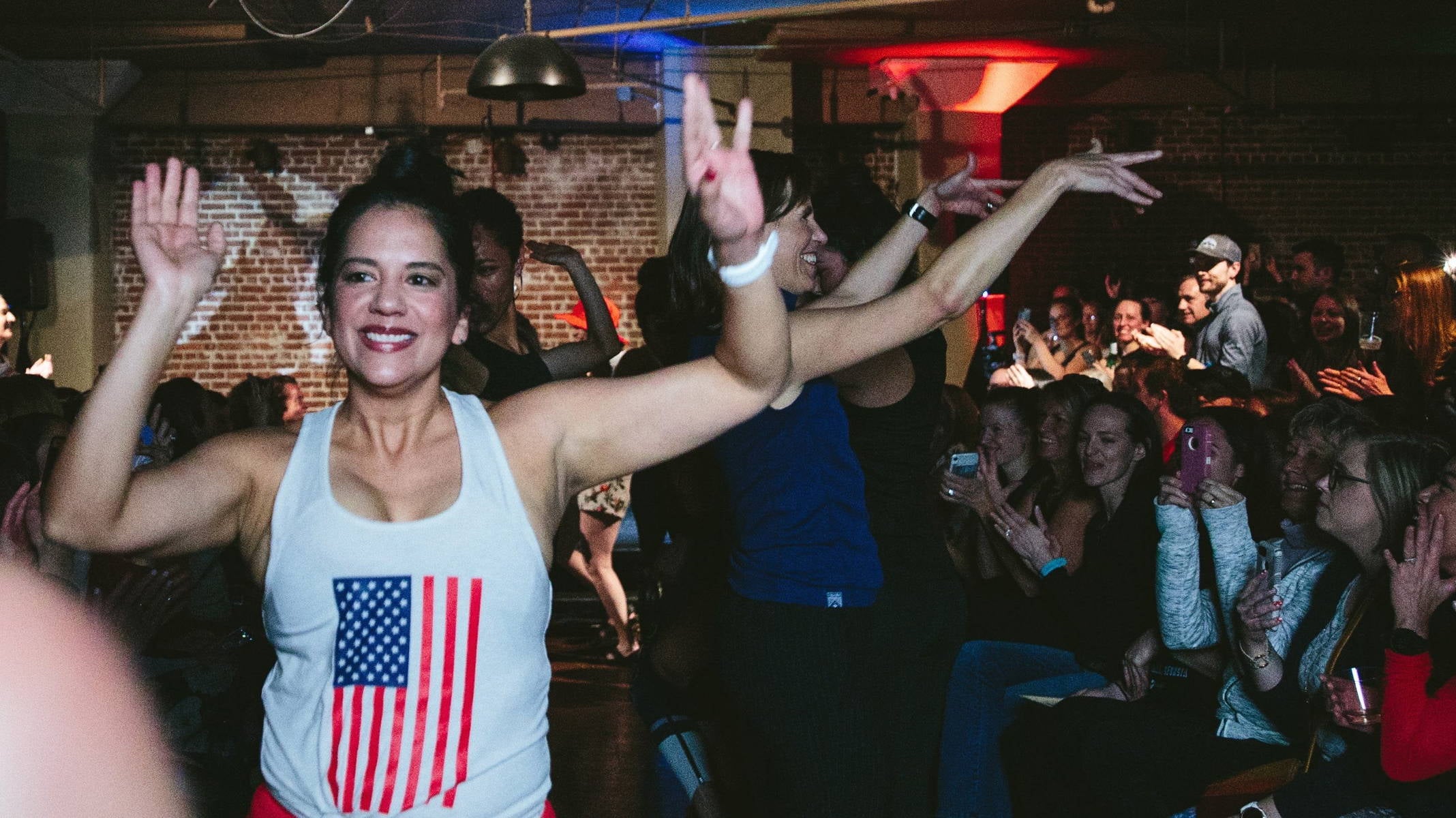 FASHION SHOW DANCE BREAK