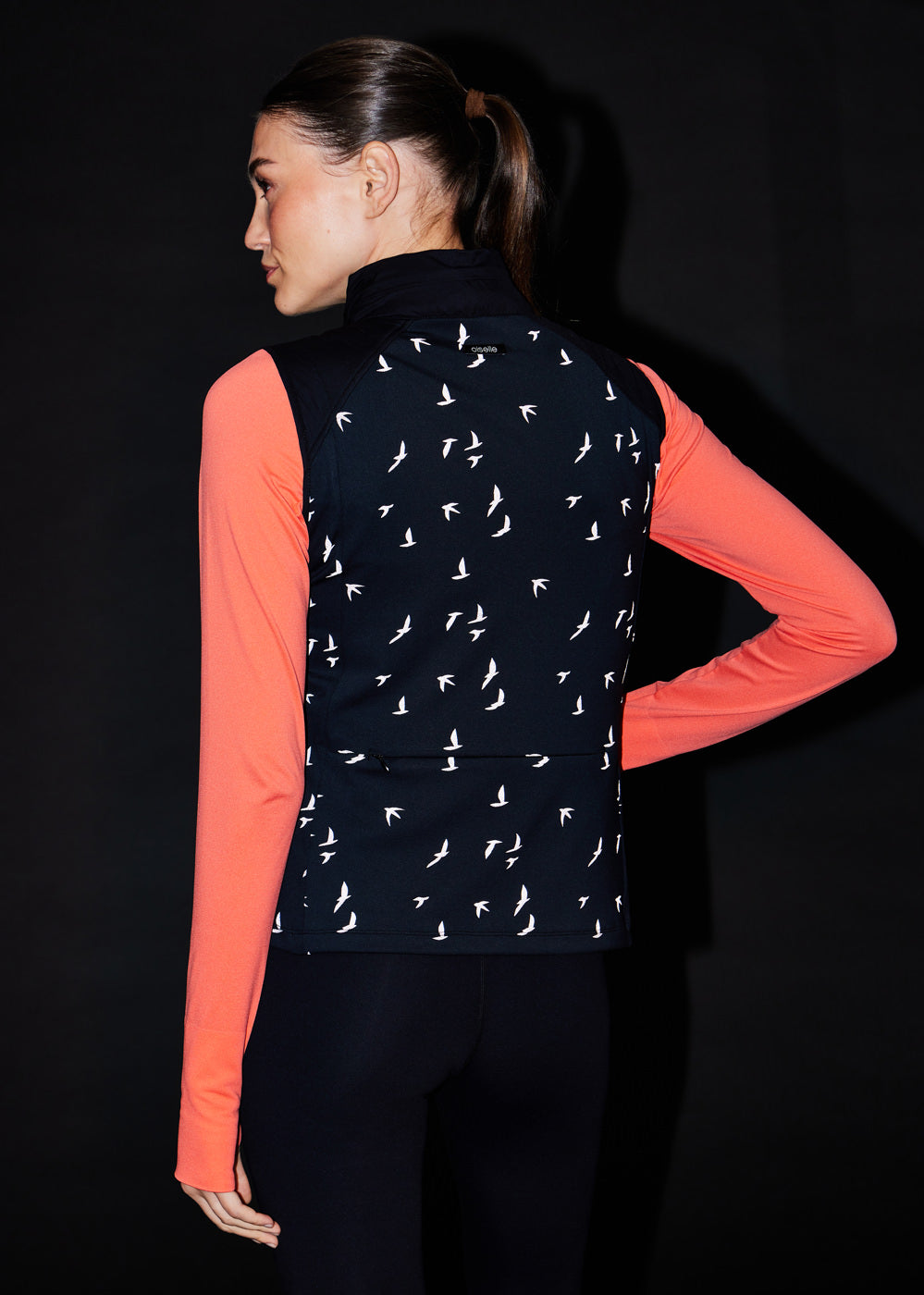 Firecracker Insulated Running Vest in Black, reflective back