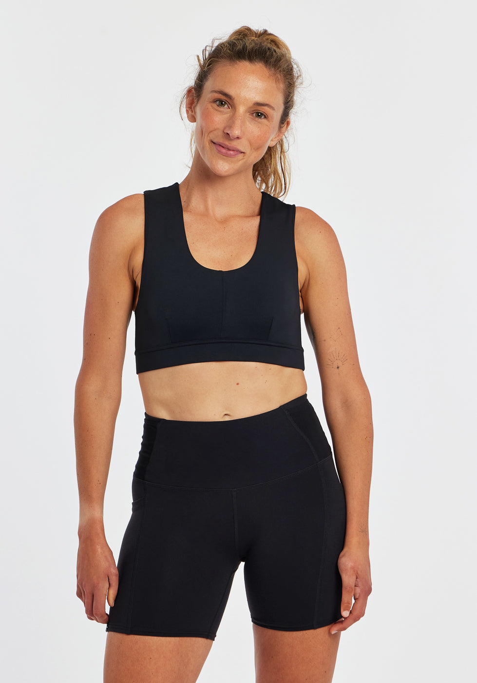 Flyout Sports Bra in black, front view