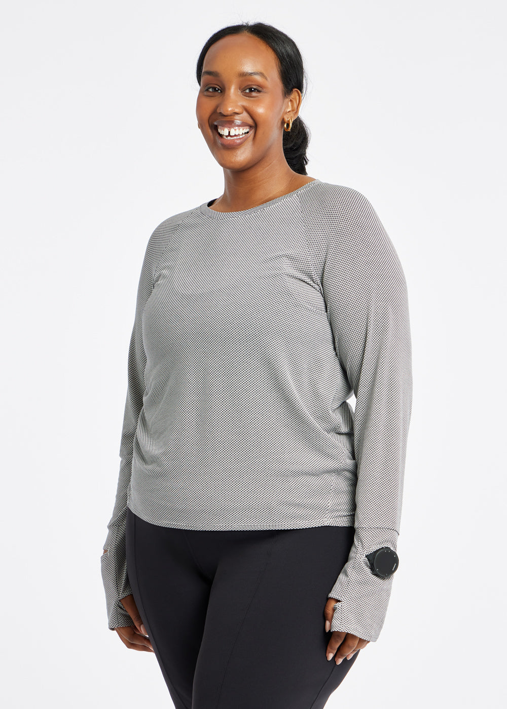 Flyout Long Sleeve in black/white, front view