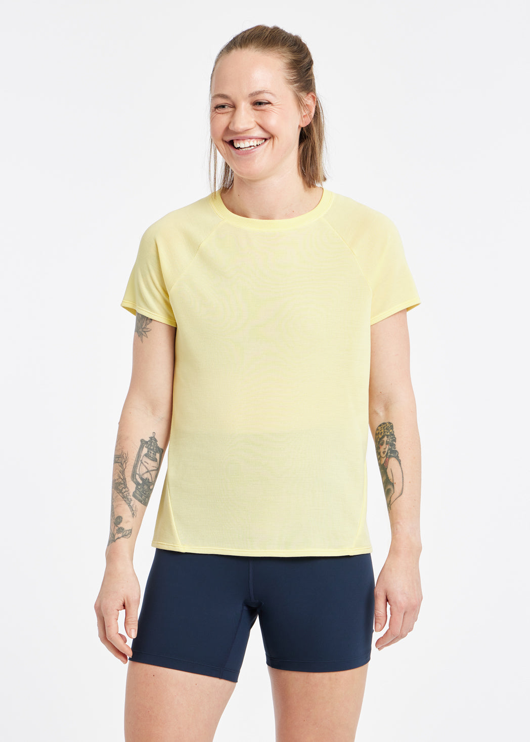 Flyout Wool Classic Short Sleeve in Rise light yellow, front view