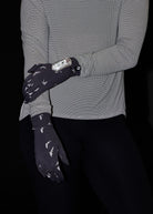 Firecracker Reflective Running Gloves in Obsidian grey, reflective view