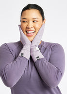 Firecracker Watch Window Running Gloves in Lavender purple, detail view