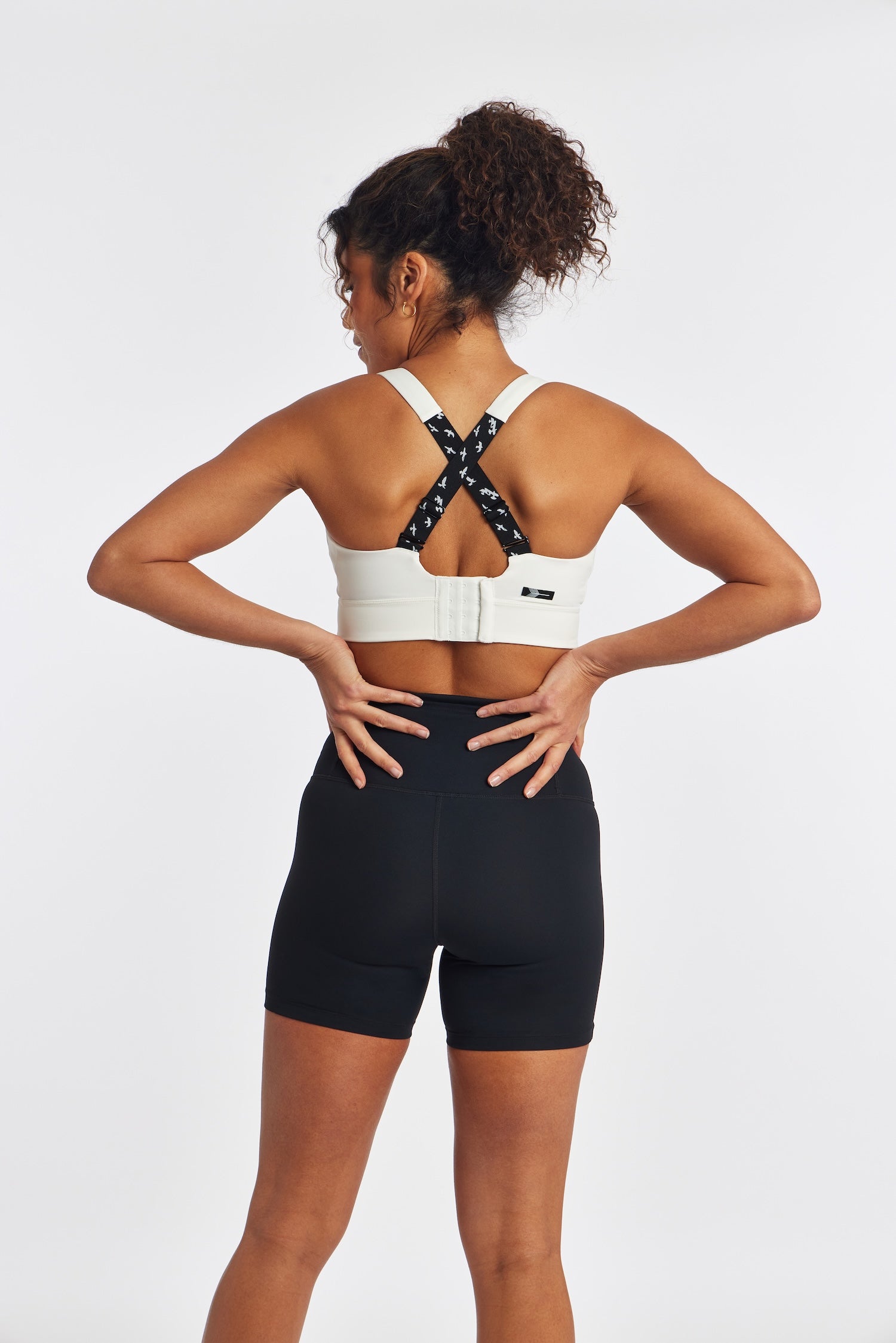 Queen Bra-zoom-19