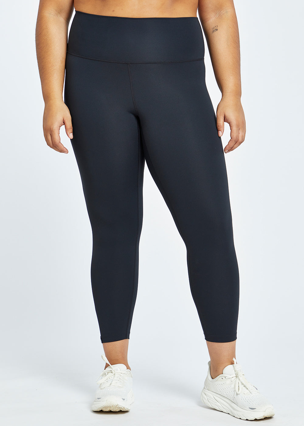 Essential Bird 7/8 length Running Tights in Black, front